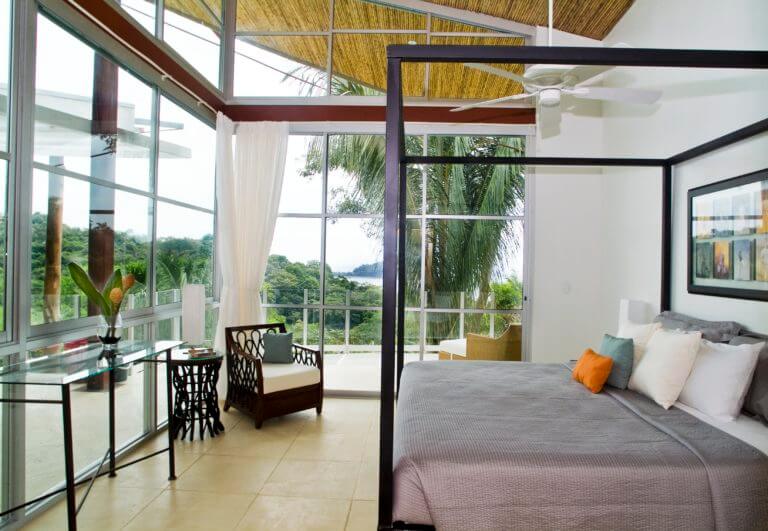 MA 05 - 25 Casa Fantastica Upper Level Bedroom