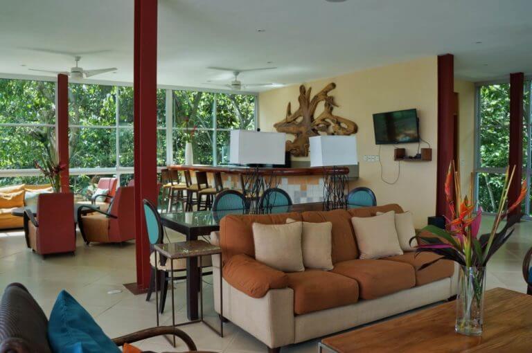 MA 05 - 30 Casa Fantastica Living Room